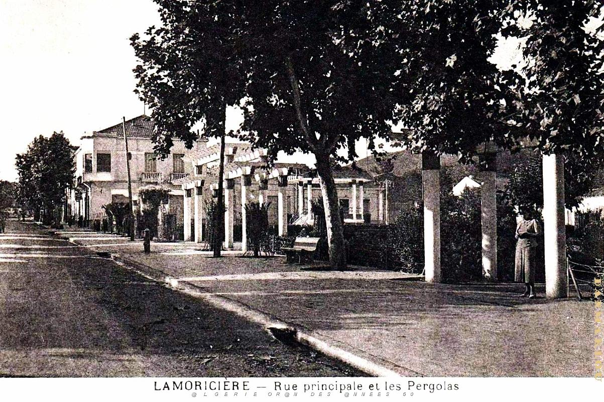Lamoriciere - Rue principale et Pergolas.jpg